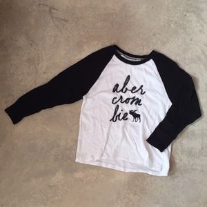 Super soft Abercrombie Kids baseball tee
